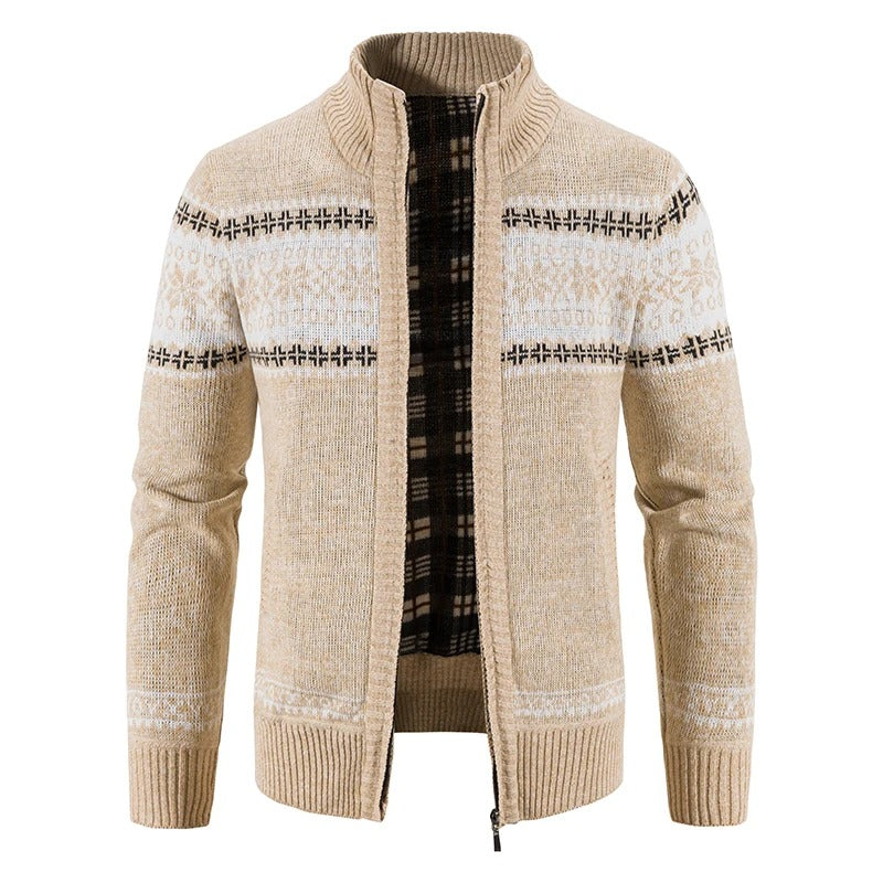 Beige stickad herrkofta med snöflingsband och fleecefoder