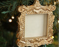 Mini fotoram i guld, barockstil – Kvadratisk